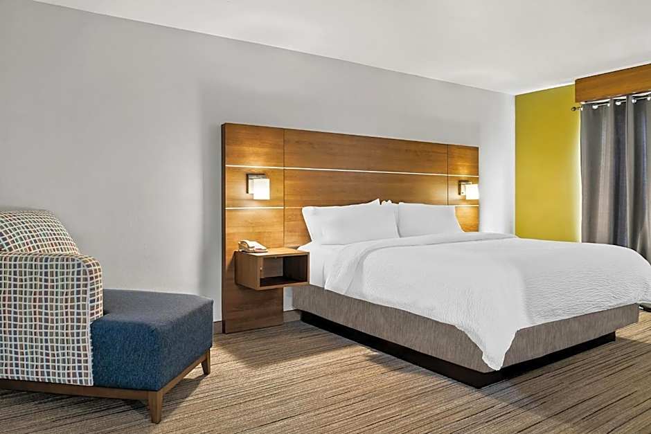 Holiday Inn Express Hotel & Suites Marion By IHG