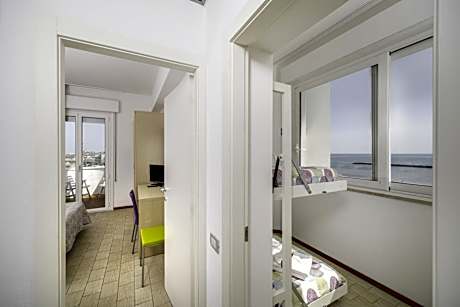 Quadruple Room with Sea View