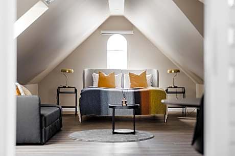 Superior Attic Studio with Bathtub