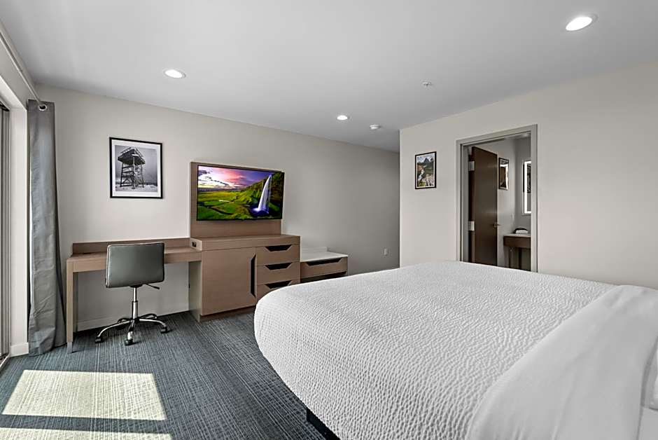 Sandpoint Hotel & Suites Downtown