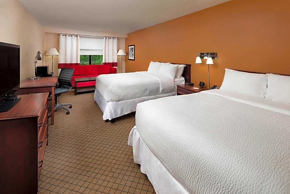 DoubleTree by Hilton Manhattan, KS