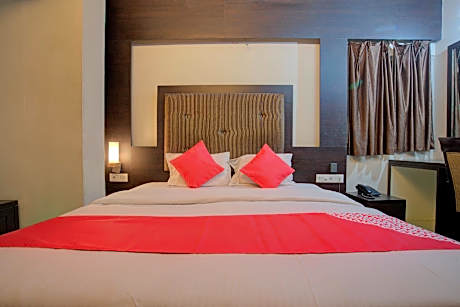 OYO 26196 Hotel Vip Regency