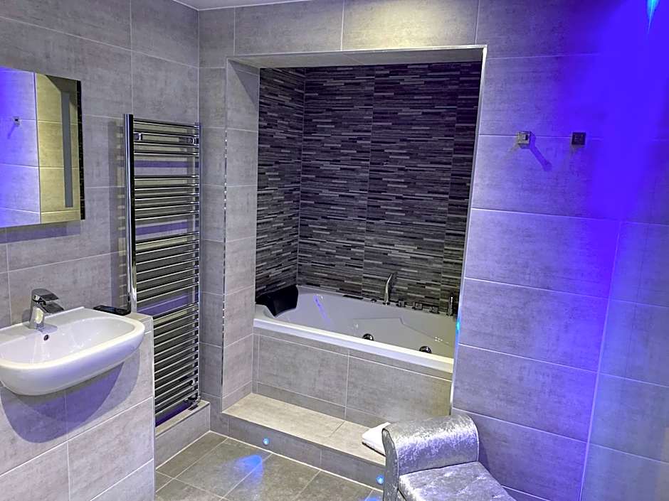 The Avenue Hotel Ltd