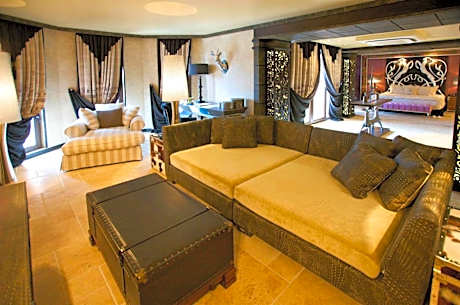 Deluxe Studio with Side Sea View