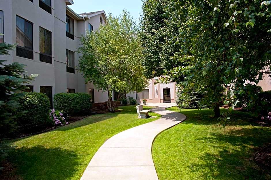 Larkspur Landing South Bend
