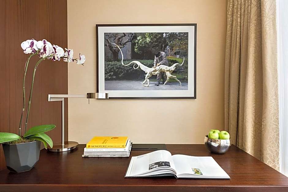 Shangri-La Hotel Toronto