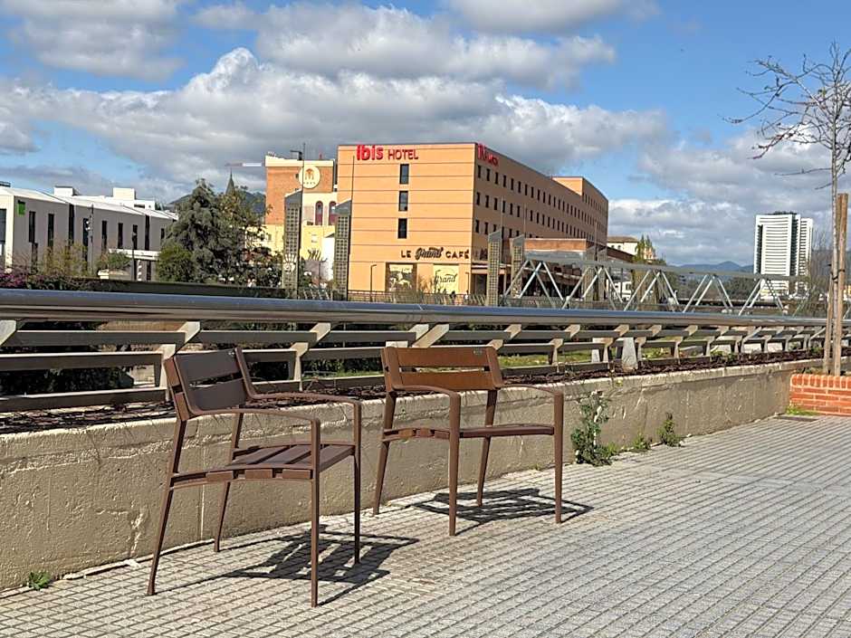 Ilustre - City-View Rooms with AC in Málaga's Old Town - Steps from Calle Larios and the Thyssen