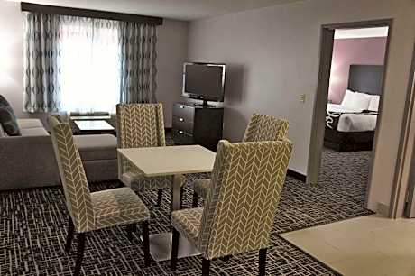 Deluxe Family Apartment - Non-Smoking