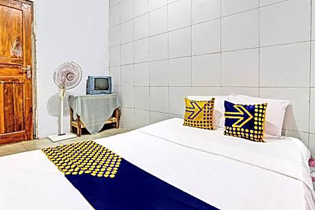 SPOT ON 92535 Guest House Pak Darso