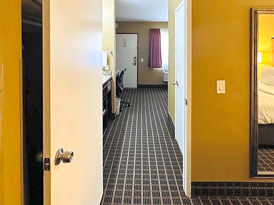 Quality Inn & Suites Westminster - Seal Beach Westminster