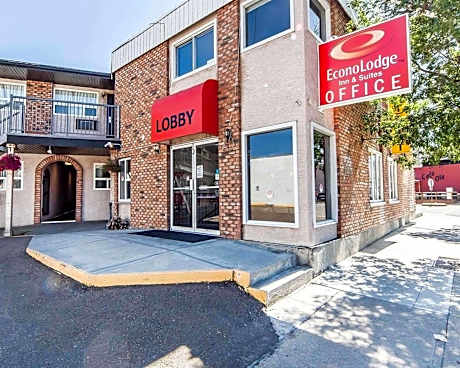 Econo Lodge Inn & Suites