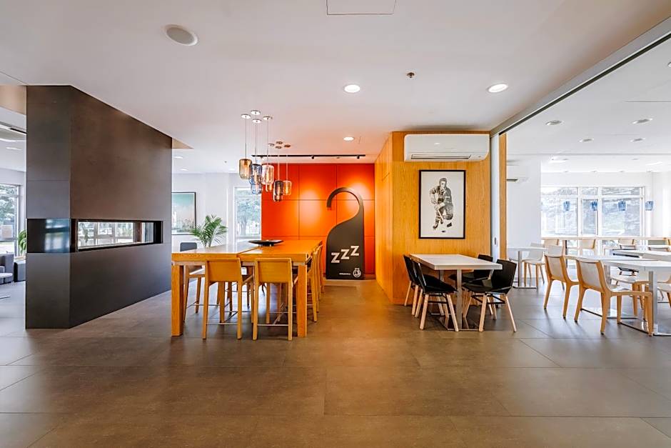 Le Dauphin MontrÃ©al-Longueuil