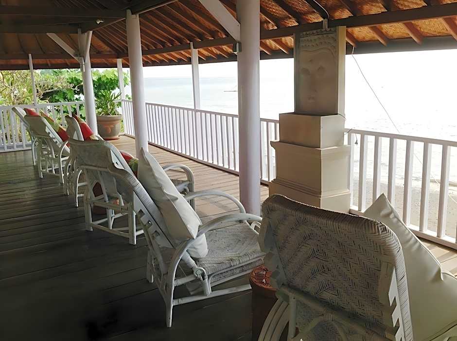 Villa Agung Beach Inn