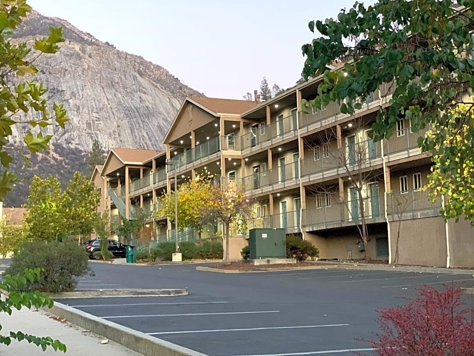 Yosemite View Lodge