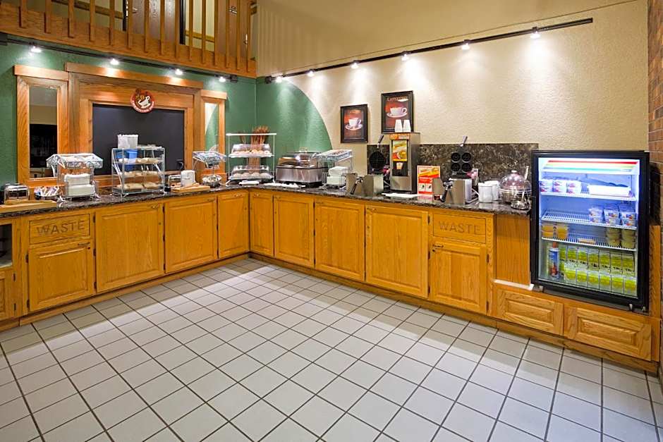 AmericInn by Wyndham St. Peter