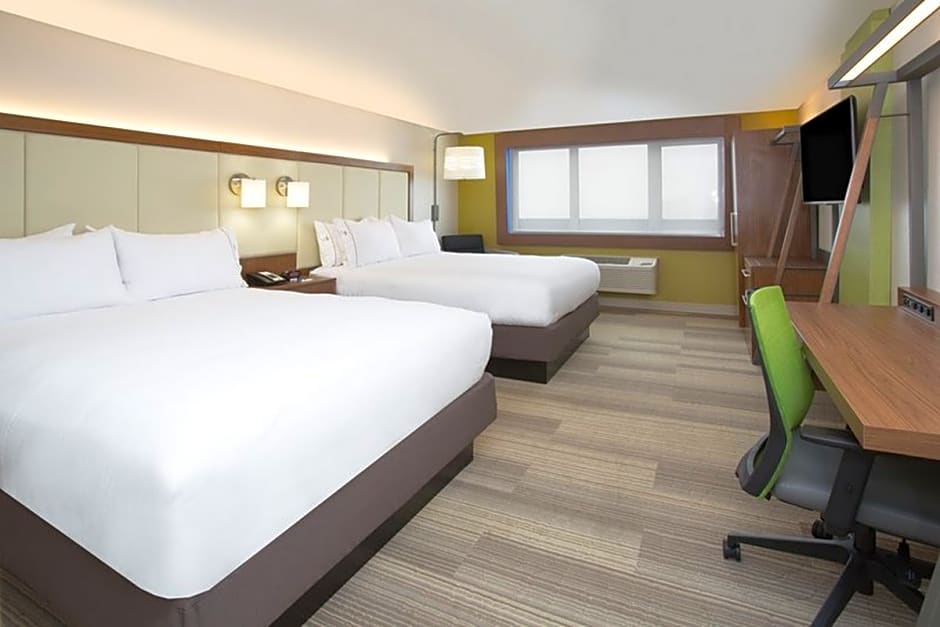 Holiday Inn Express & Suites Raymondville