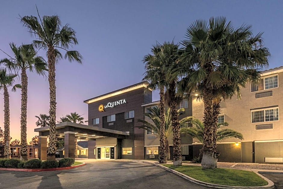 La Quinta Inn & Suites by Wyndham Las Vegas Nellis