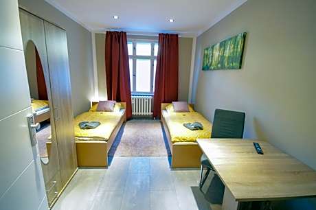 Standard Twin Room with Shared Bathroom