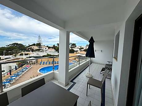 One-Bedroom Apartment with Balcony or Terrace