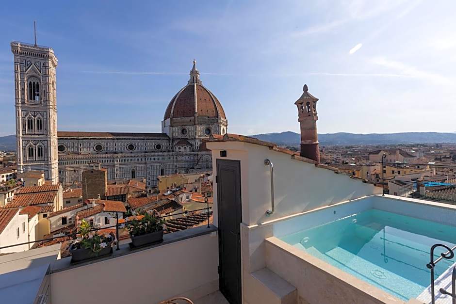 Donati Luxury Tower Suites