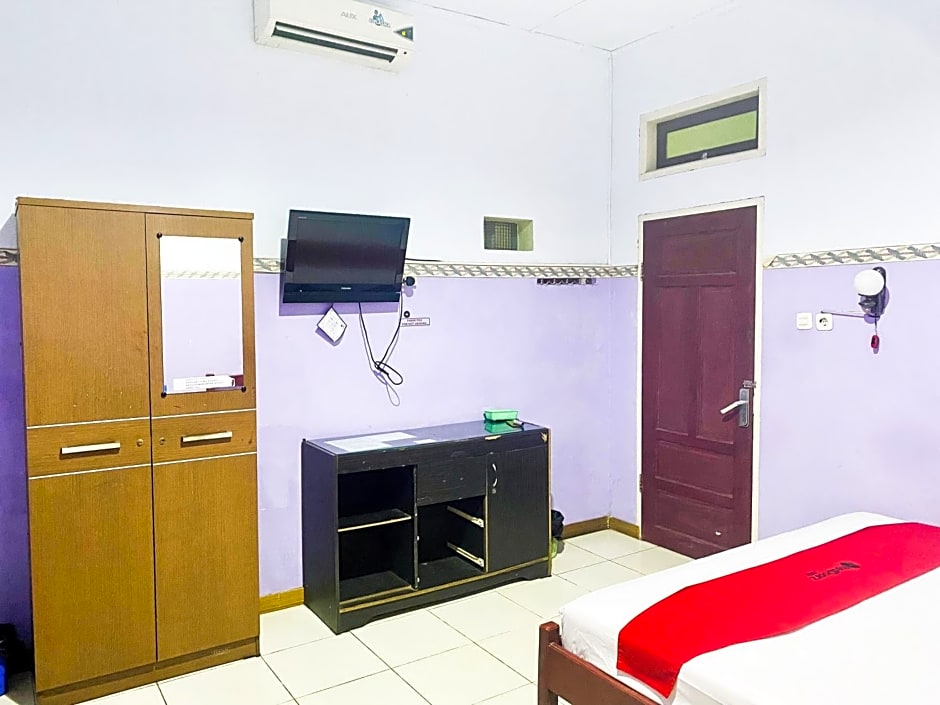 RedDoorz near Terminal Dangerakko Palopo