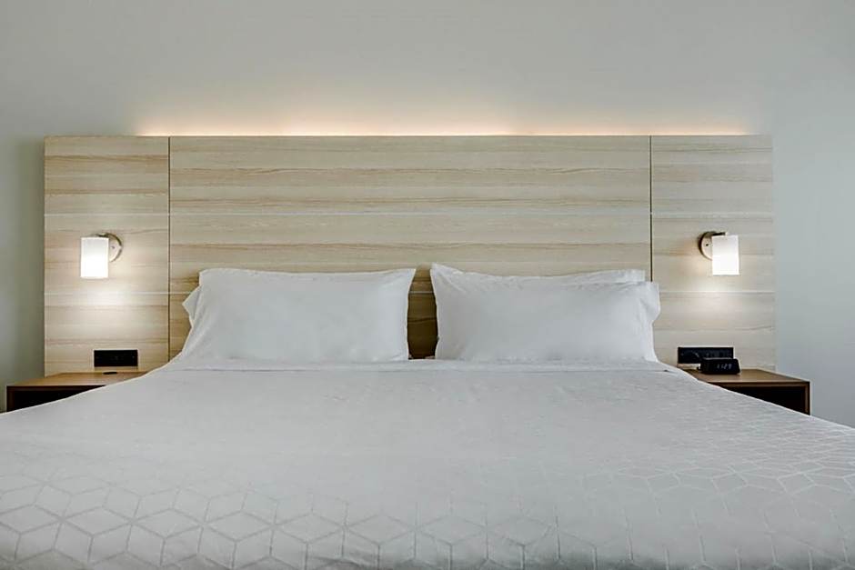 Holiday Inn Express & Suites Edmonton N - St. Albert By IHG