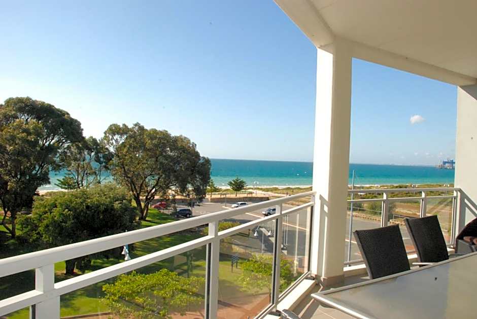 Spinnakers by Rockingham Apartments