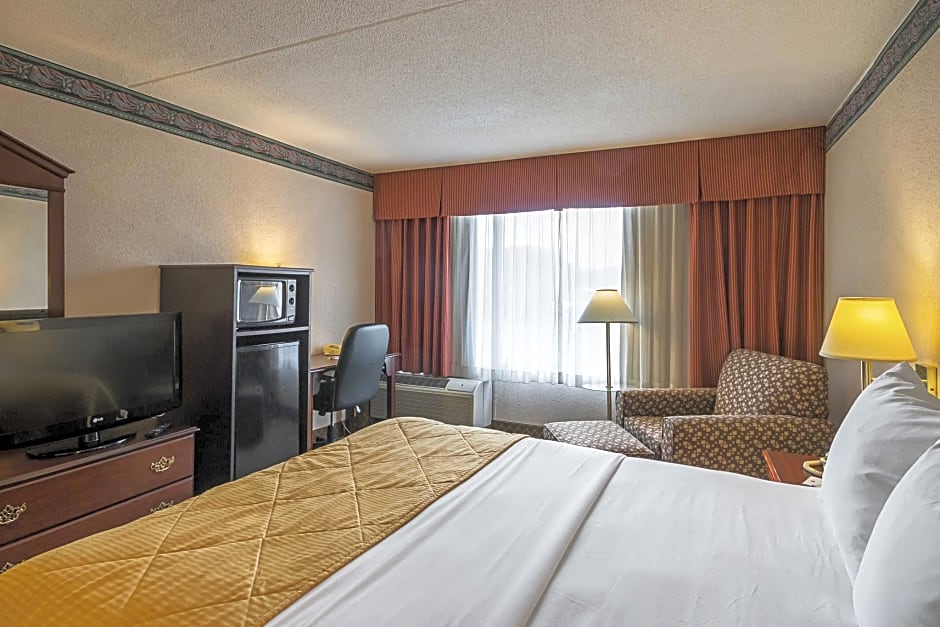Clarion Inn Fairmont