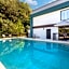 Clarion Pointe Cherokee