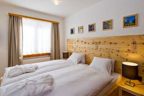 Suite with Mountain View