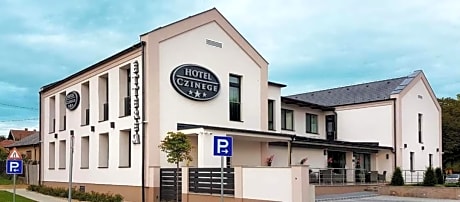Hotel Czinege & Étterem
