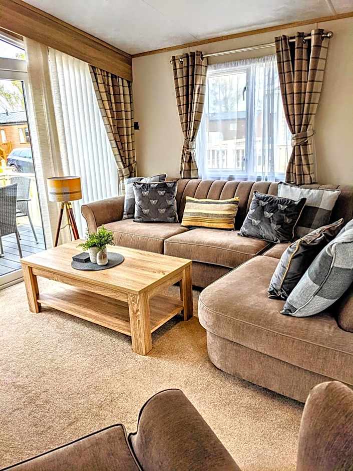 Tattershall Lakes - Merlin Point