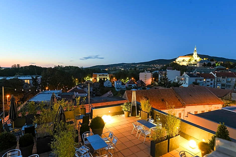 BOUTIQUE HOTEL11 with rooftop SPA