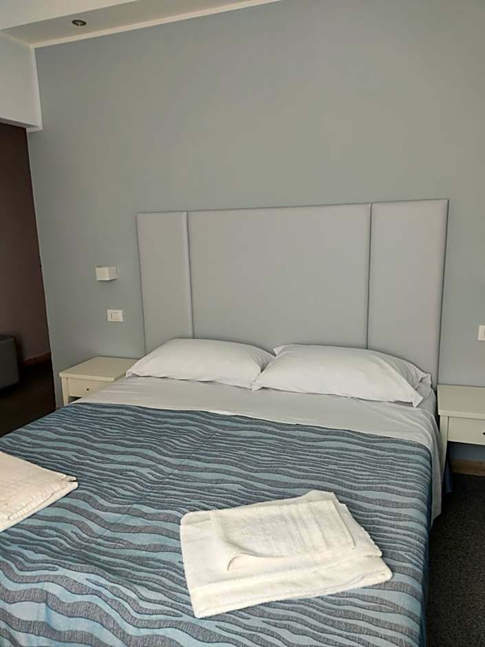 Hotel Caravel Park