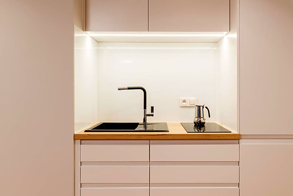 Q17 Apartments Rynek