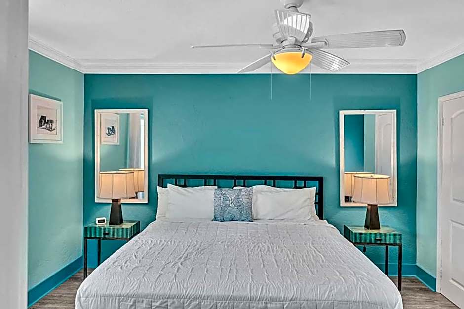 Panoramic beachfront Suite