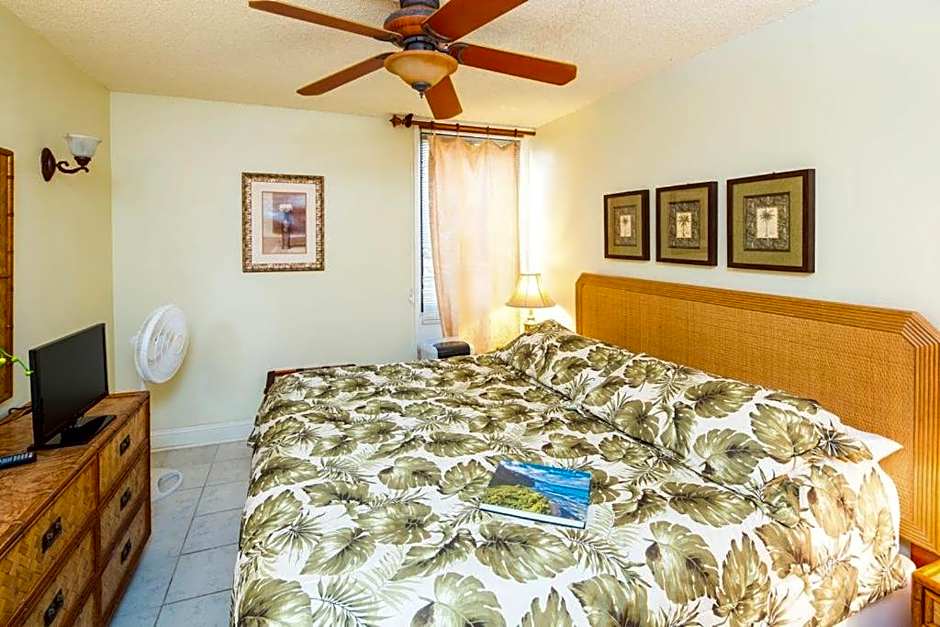 Photo 1 of 6 of 1 Bedroom Suite, Partial Ocean View