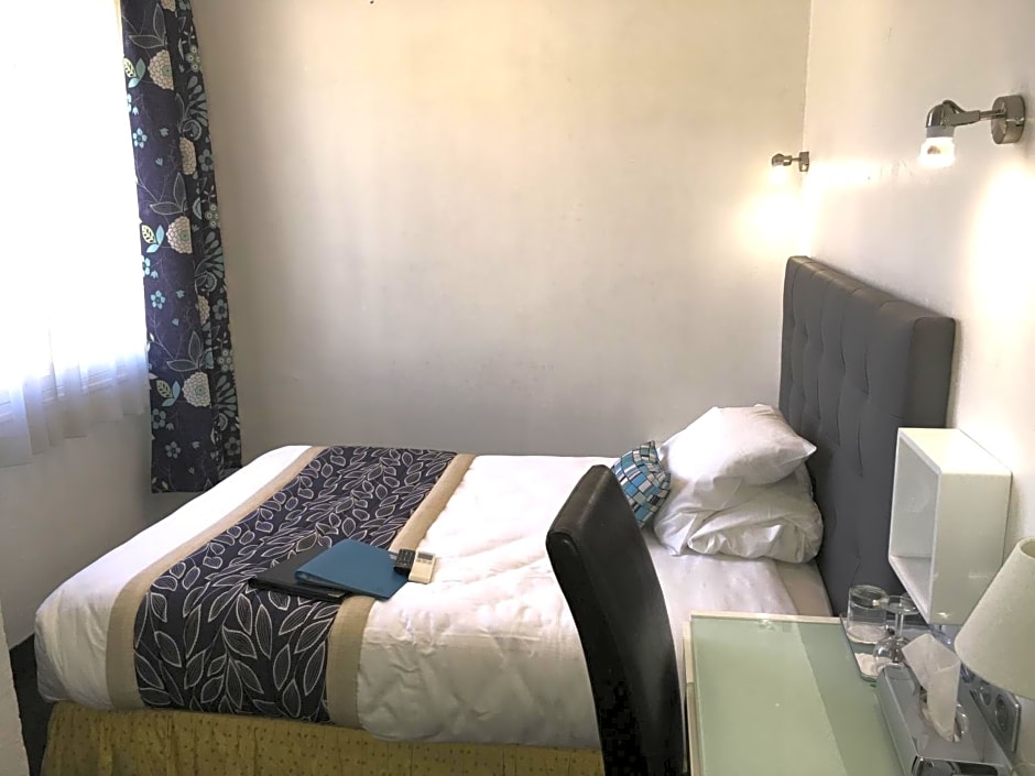 Hotel Cayrons Vence & St Paul de Vence
