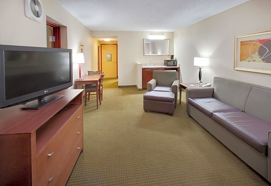 DoubleTree by Hilton Austin, MN