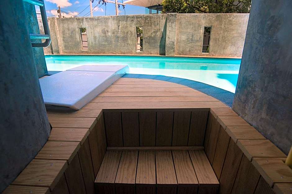 Beehive Phuket Oldtown Hostel