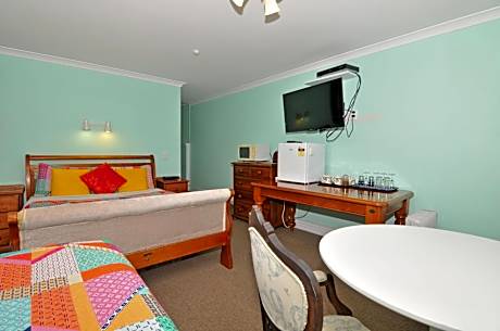 Triple Room with Private Bathroom