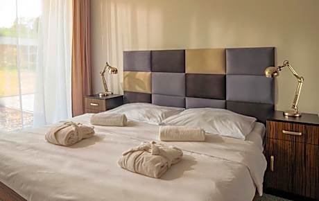 Deluxe Double Room with Extra Bed