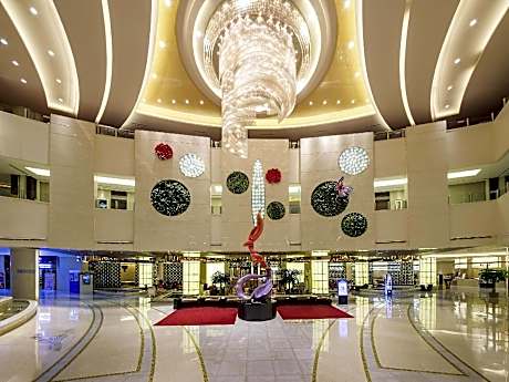 Pullman Linyi Lushang Hotel