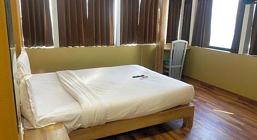 FabHotel Tan Square - Nr. Eon IT Park