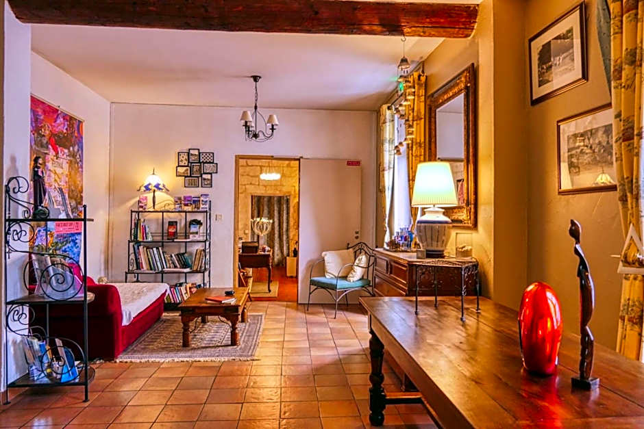 Au Saint Roch - Hotel et Jardin