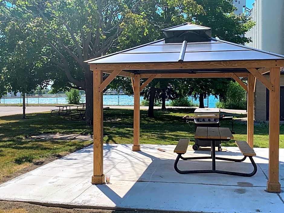 Days Inn by Wyndham Sarnia Harbourfront