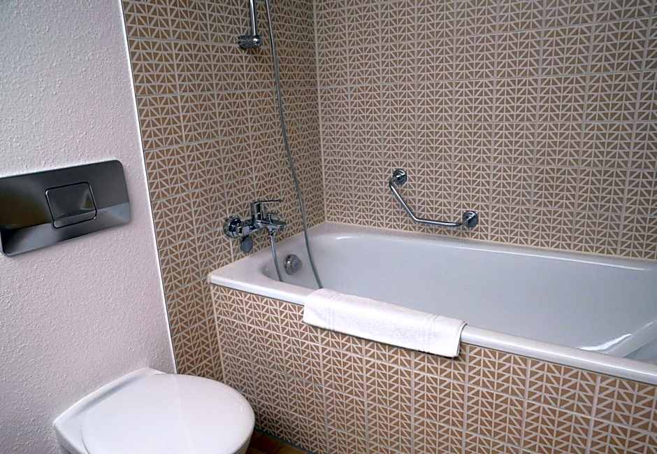 SEEGER Living Classic East
