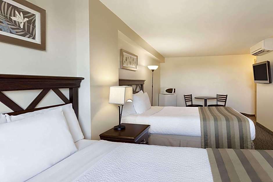 Days Inn by Wyndham Montreal East