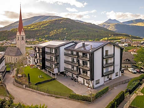 Laurena Aparthotel near Brixen