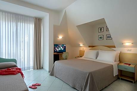 Comfort Quadruple Room